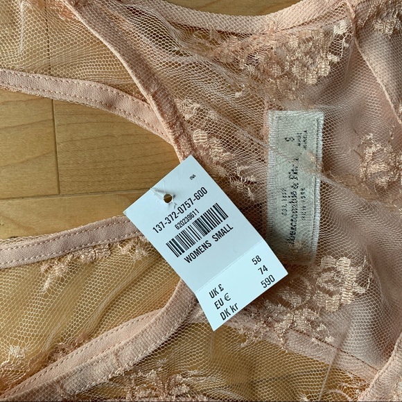 Abercrombie and Fitch top - Picture 3 of 3